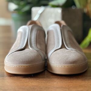 THE JAMES SNEAKER IN GRAY SUEDE